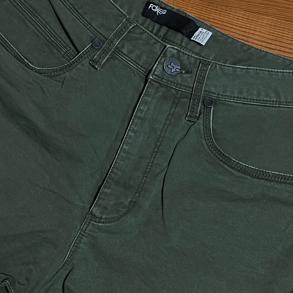Shorts - Picture 3 of 3